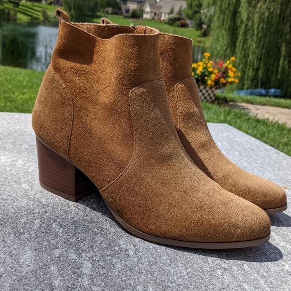 Crown Vintage Shoes - Crown Vintage Saleen Suede Booties sz 9